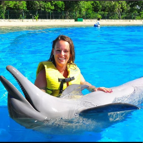 Meet your Posher, Megan - Picture 10 of 12